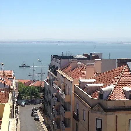 Huge Sunny River View 3 Bedroom Lizbona